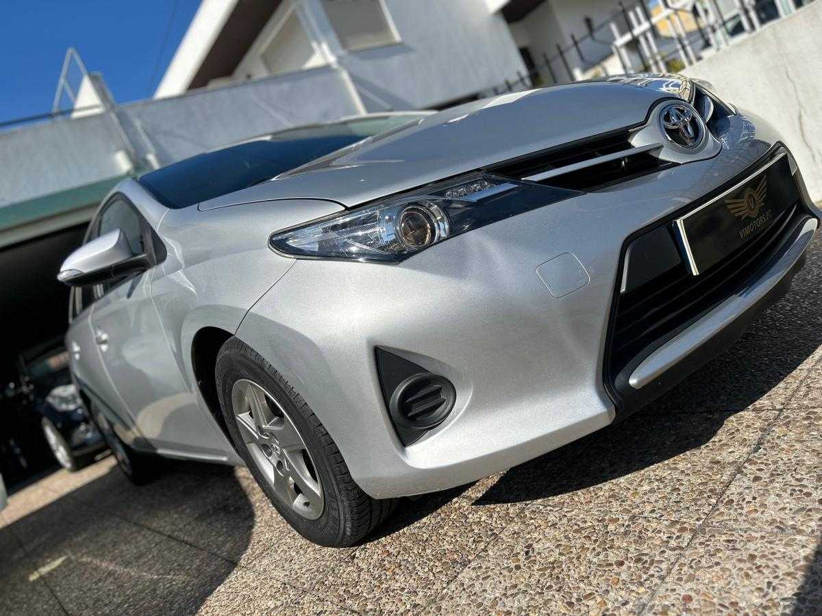 toyota-auris-touring-sports-2014-diesel-1364cc