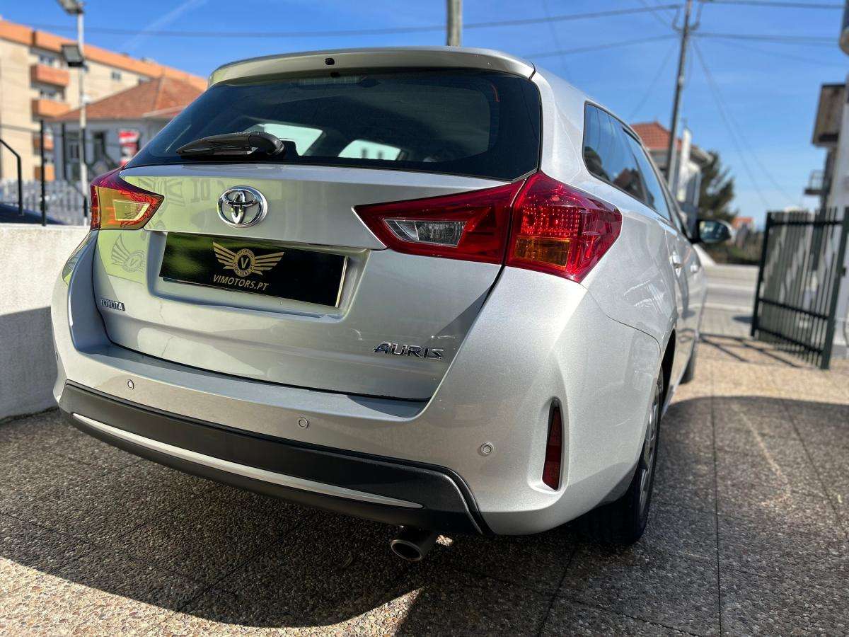 toyota-auris-touring-sports-2014-diesel-1364cc
