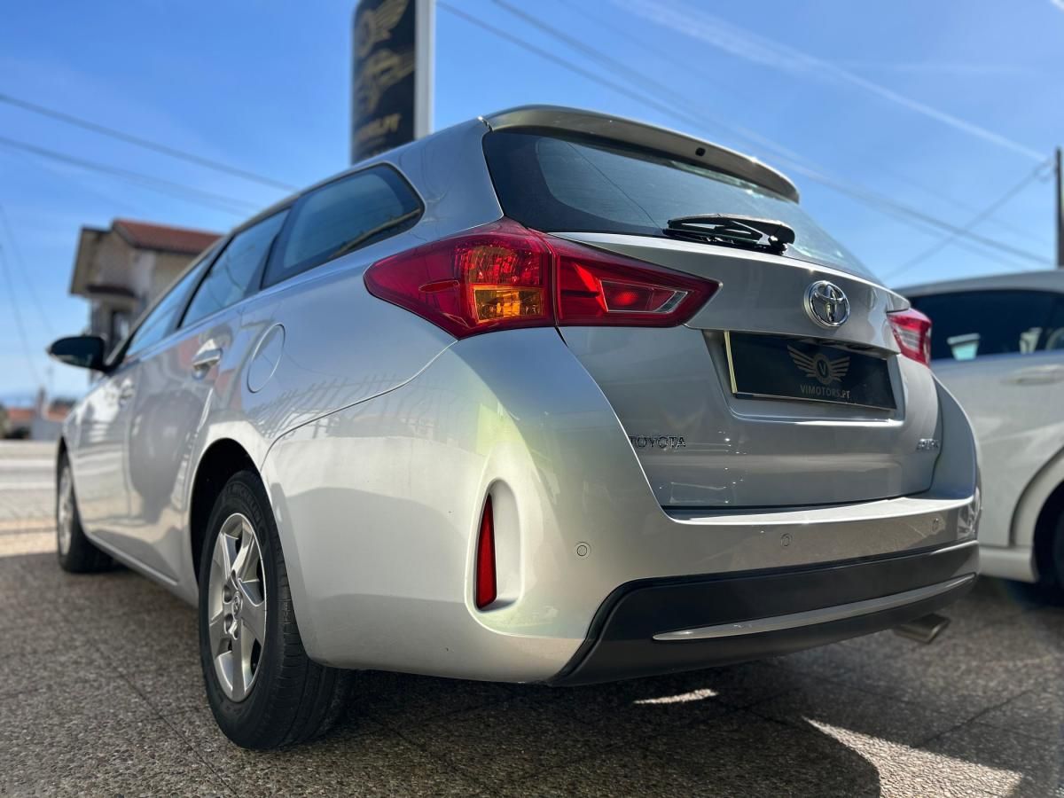 toyota-auris-touring-sports-2014-diesel-1364cc
