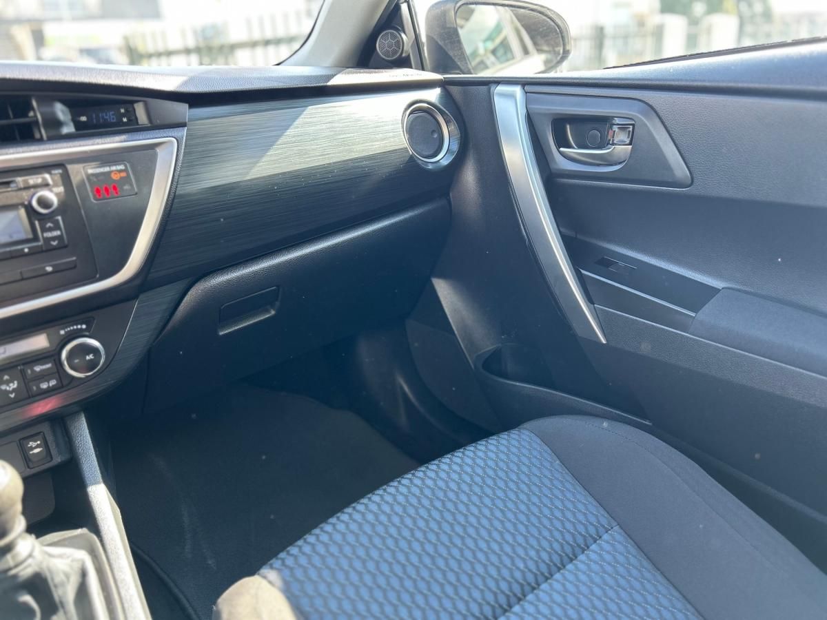 toyota-auris-touring-sports-2014-diesel-1364cc