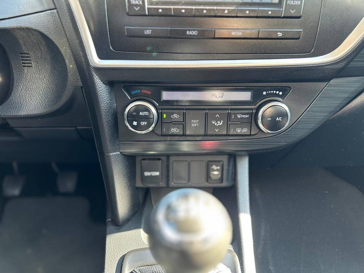 toyota-auris-touring-sports-2014-diesel-1364cc