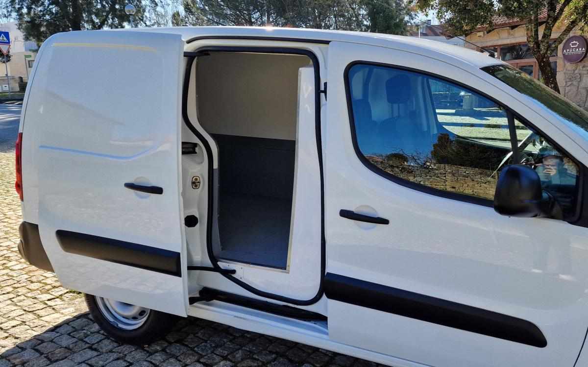 peugeot-partner-1-6-99cv-2017-diesel-1560cc