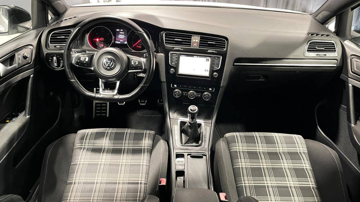 volkswagen-golf-2016-diesel-1968cc