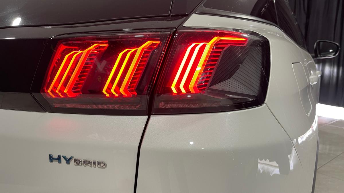 peugeot-3008-2021-hibrido-a-gasolina-1598cc