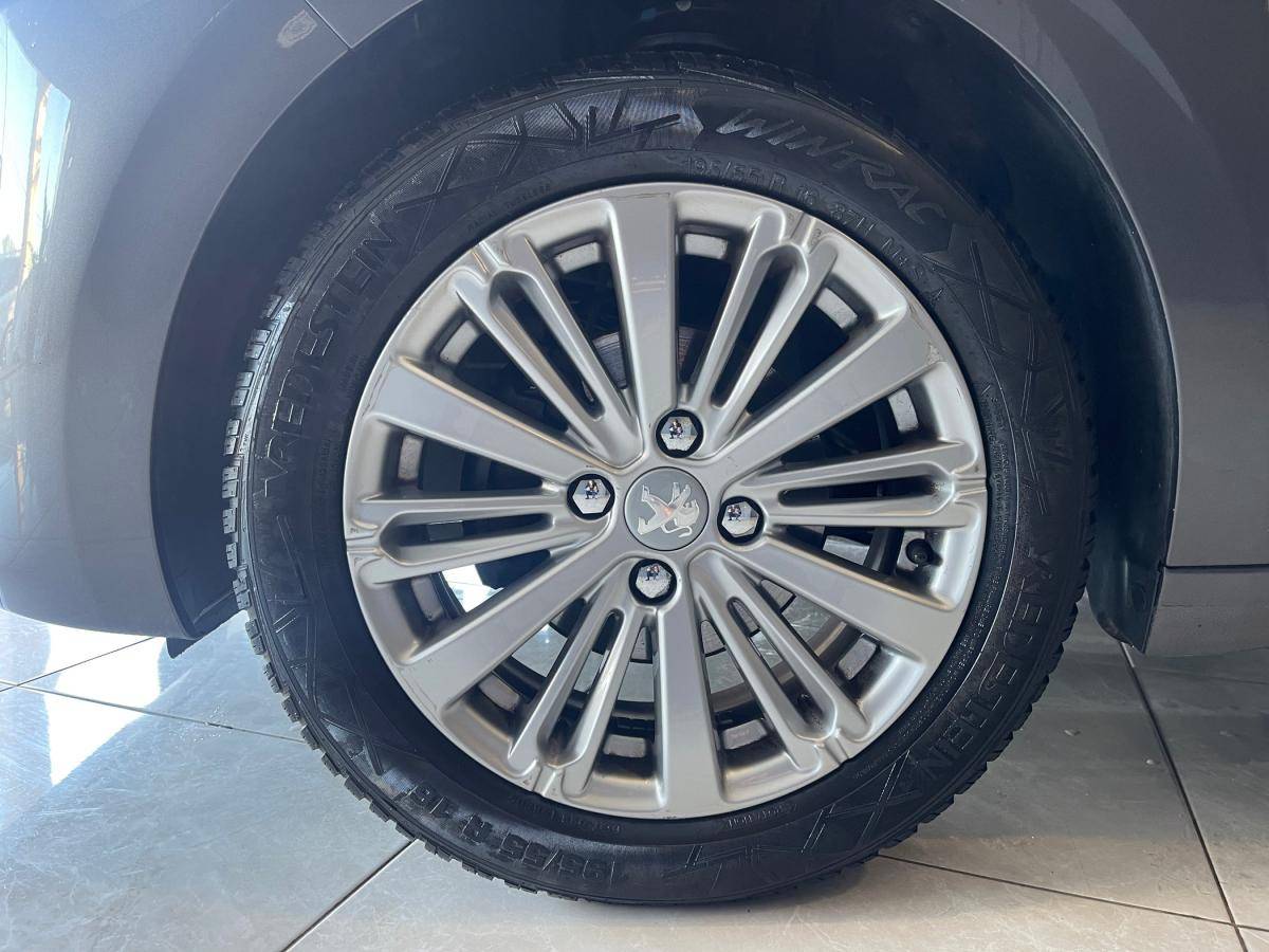 peugeot-208-2019-gasolina-1199cc