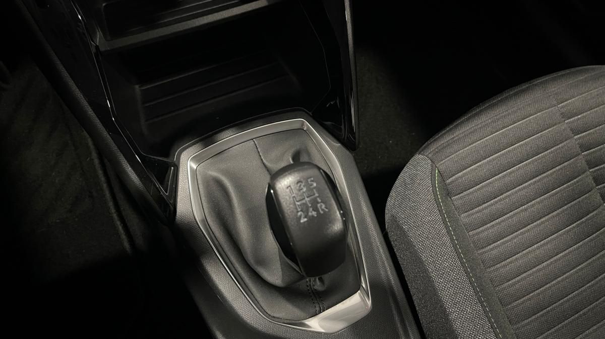peugeot-208-2024-gasolina-1199cc
