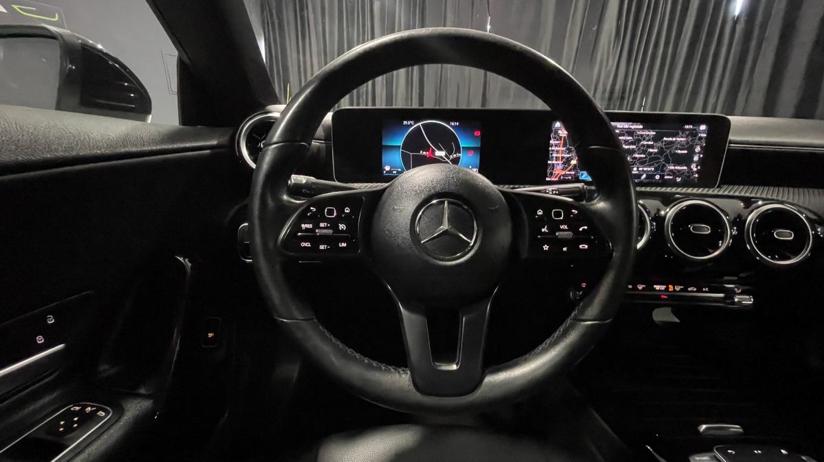 mercedes-benz-cla-2019-diesel-1950cc