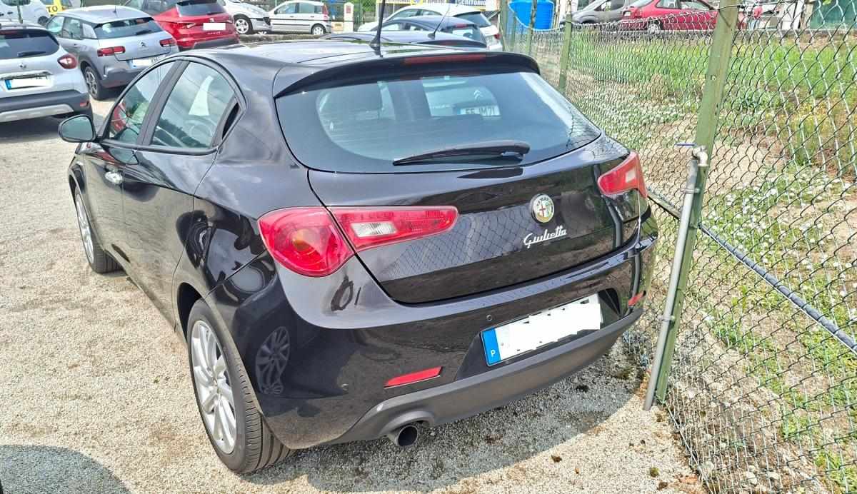 alfa-romeo-giulietta-2012-diesel-1598cc