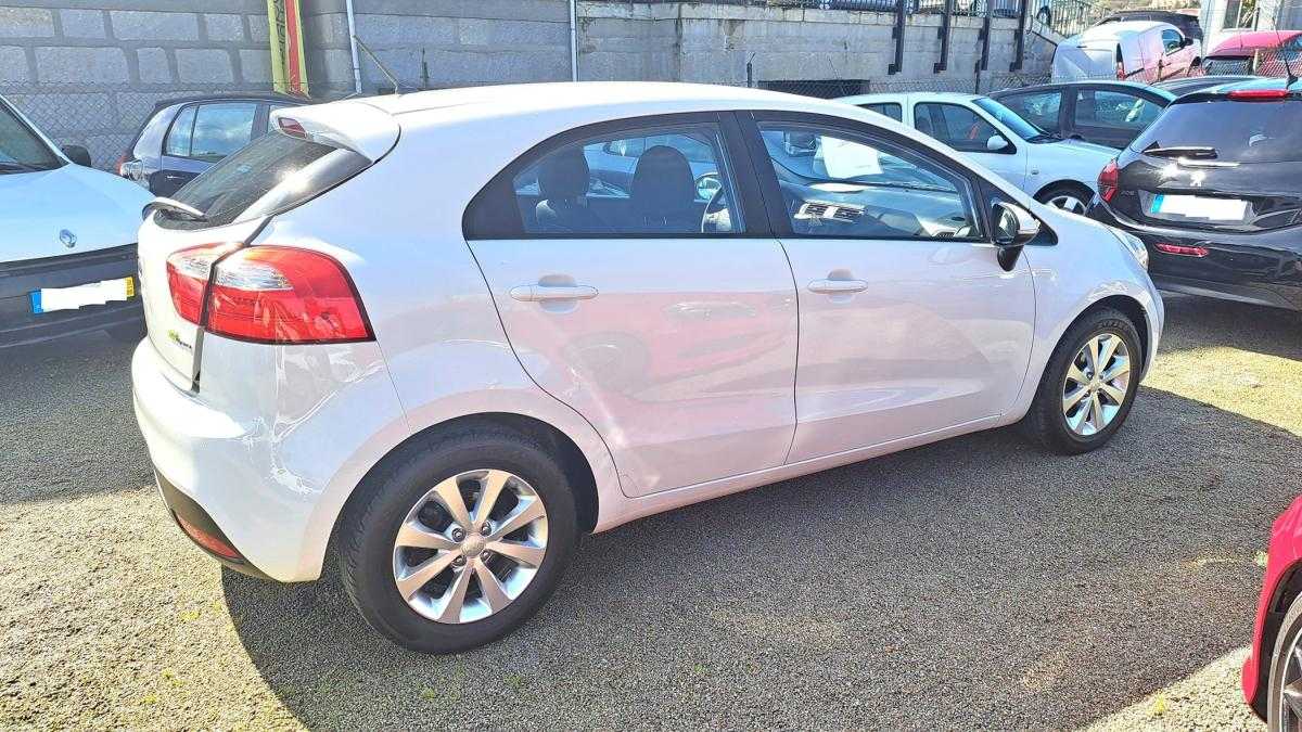 kia-rio-2012-diesel-1120cc