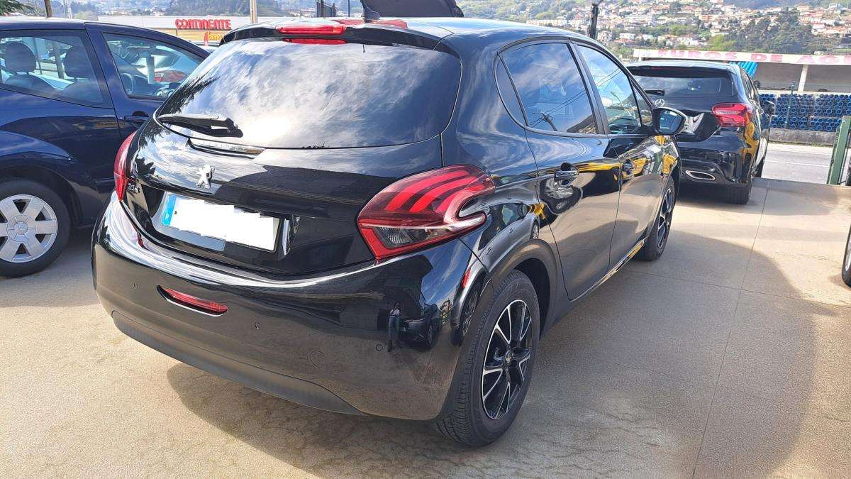 peugeot-208-2018-gasolina-1199cc