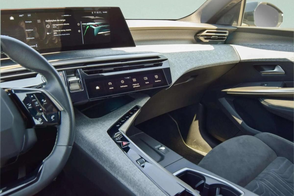 peugeot-e-3008-2025-eletrico-0cc