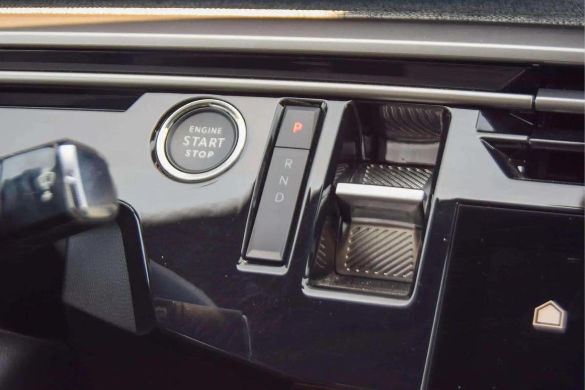 peugeot-e-3008-2025-eletrico-0cc