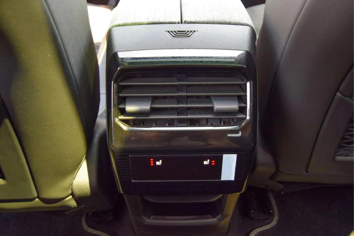 peugeot-e-3008-2025-eletrico-0cc