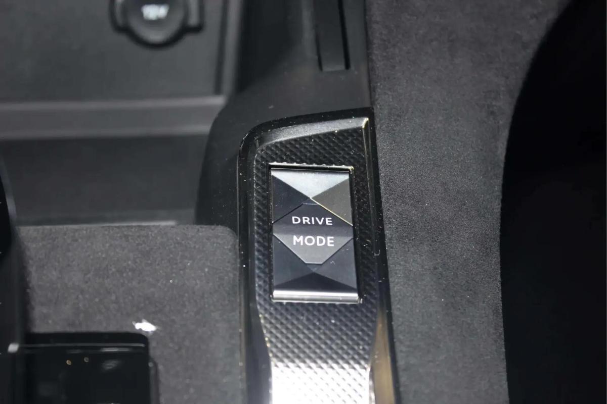 ds-ds-7-2023-hibrido-a-gasolina-1598cc