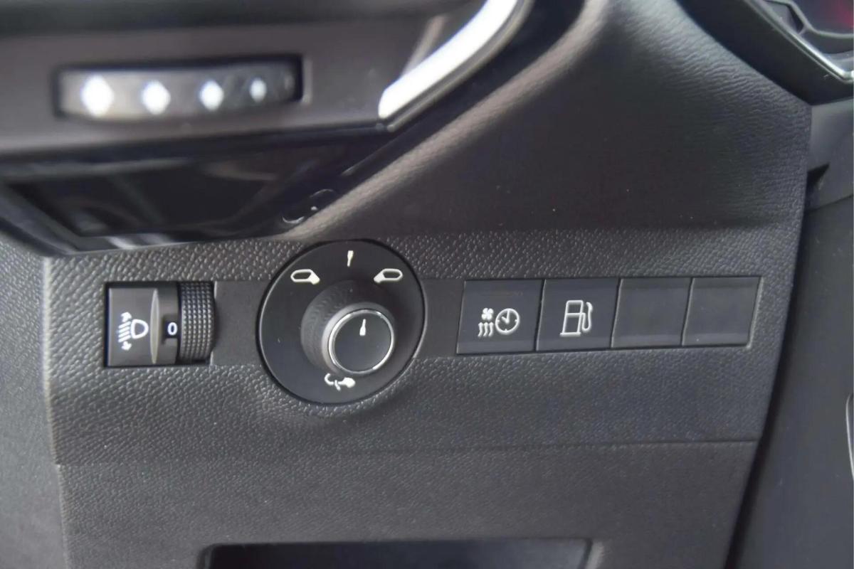 ds-ds-7-2023-hibrido-a-gasolina-1598cc