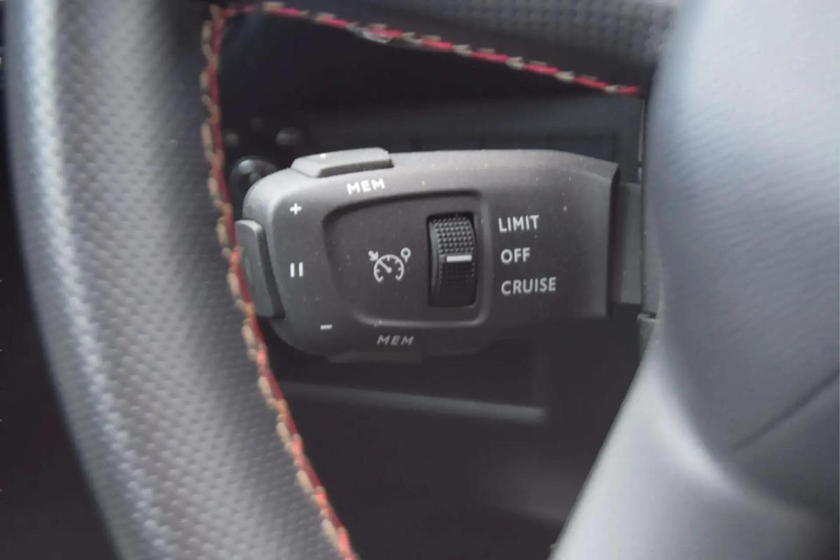 ds-ds-7-2023-hibrido-a-gasolina-1598cc