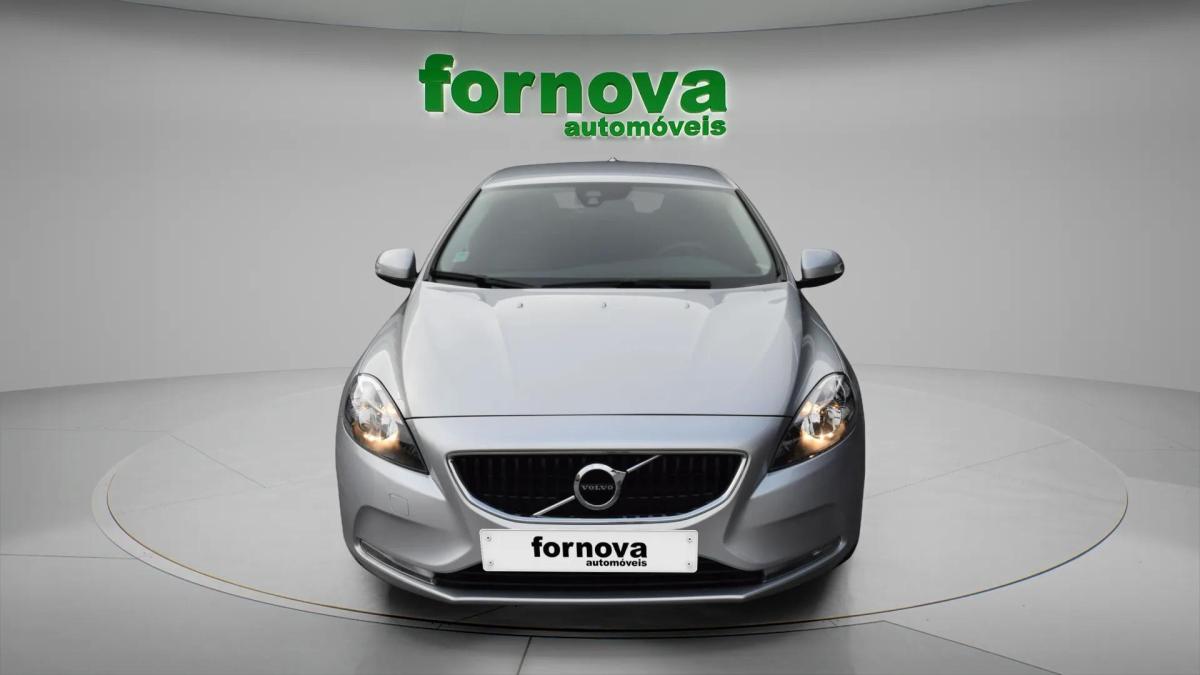 volvo-v40-2018-diesel-1969cc