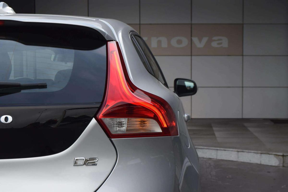 volvo-v40-2018-diesel-1969cc