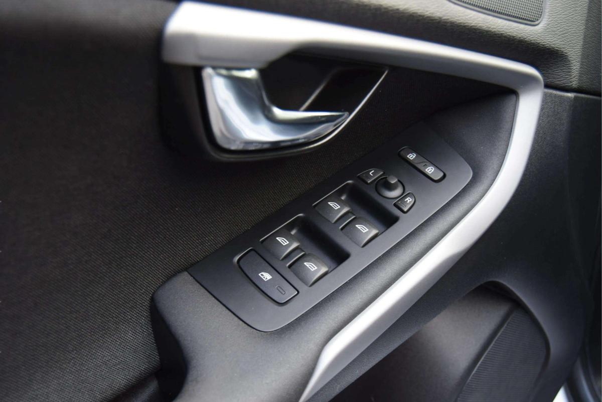 volvo-v40-2018-diesel-1969cc