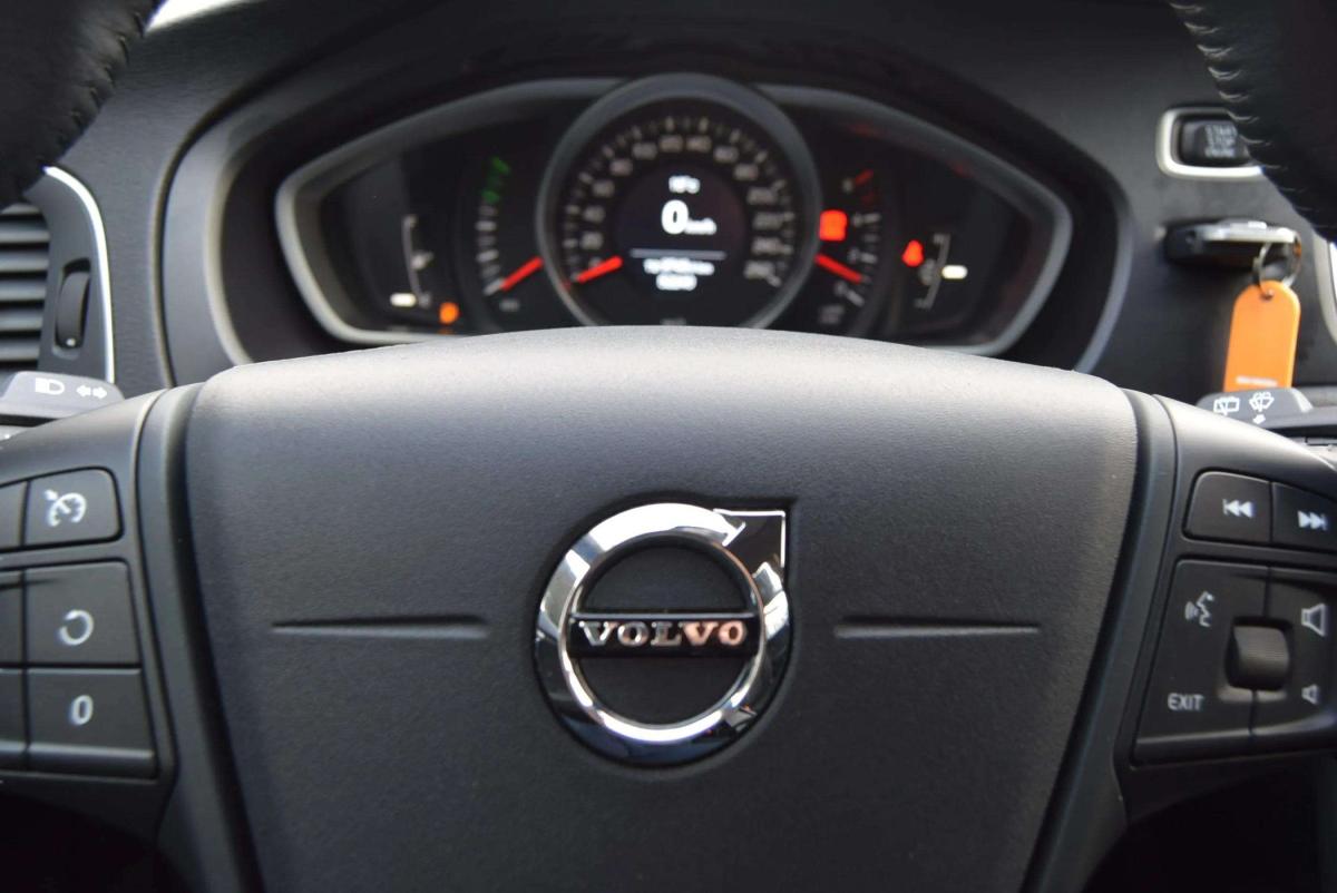 volvo-v40-2018-diesel-1969cc