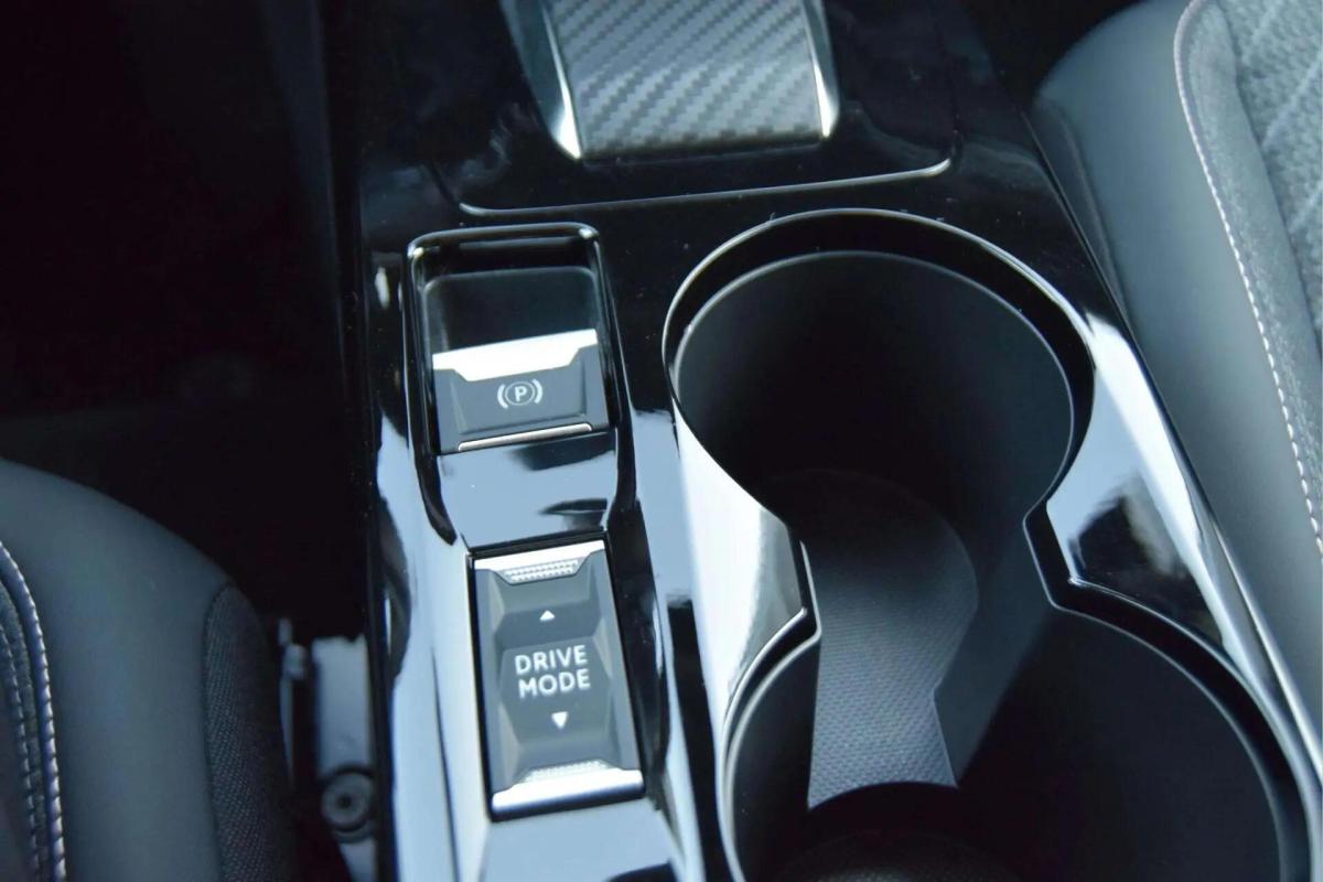 peugeot-208-2026-gasolina-1199cc