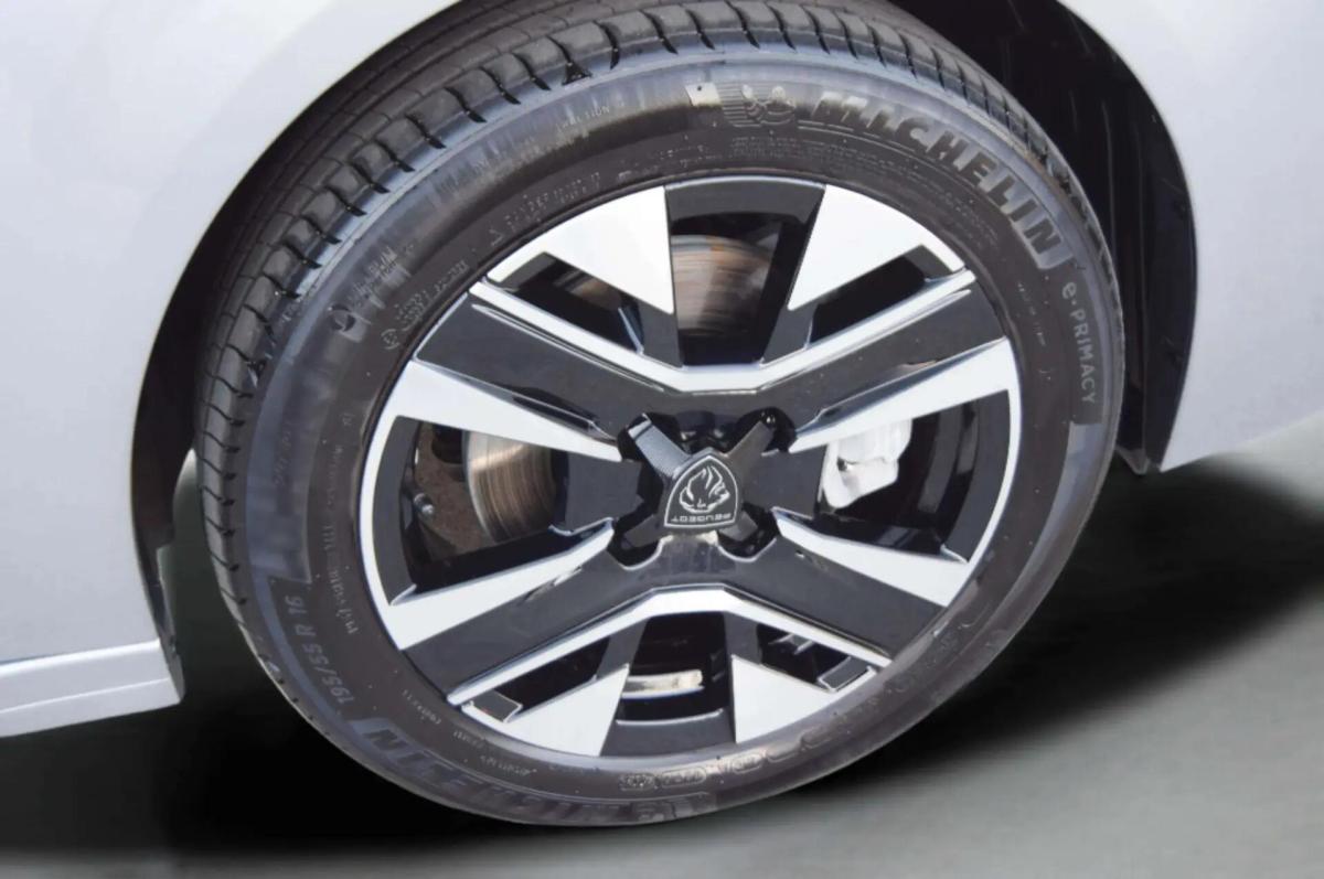 peugeot-208-2026-gasolina-1199cc