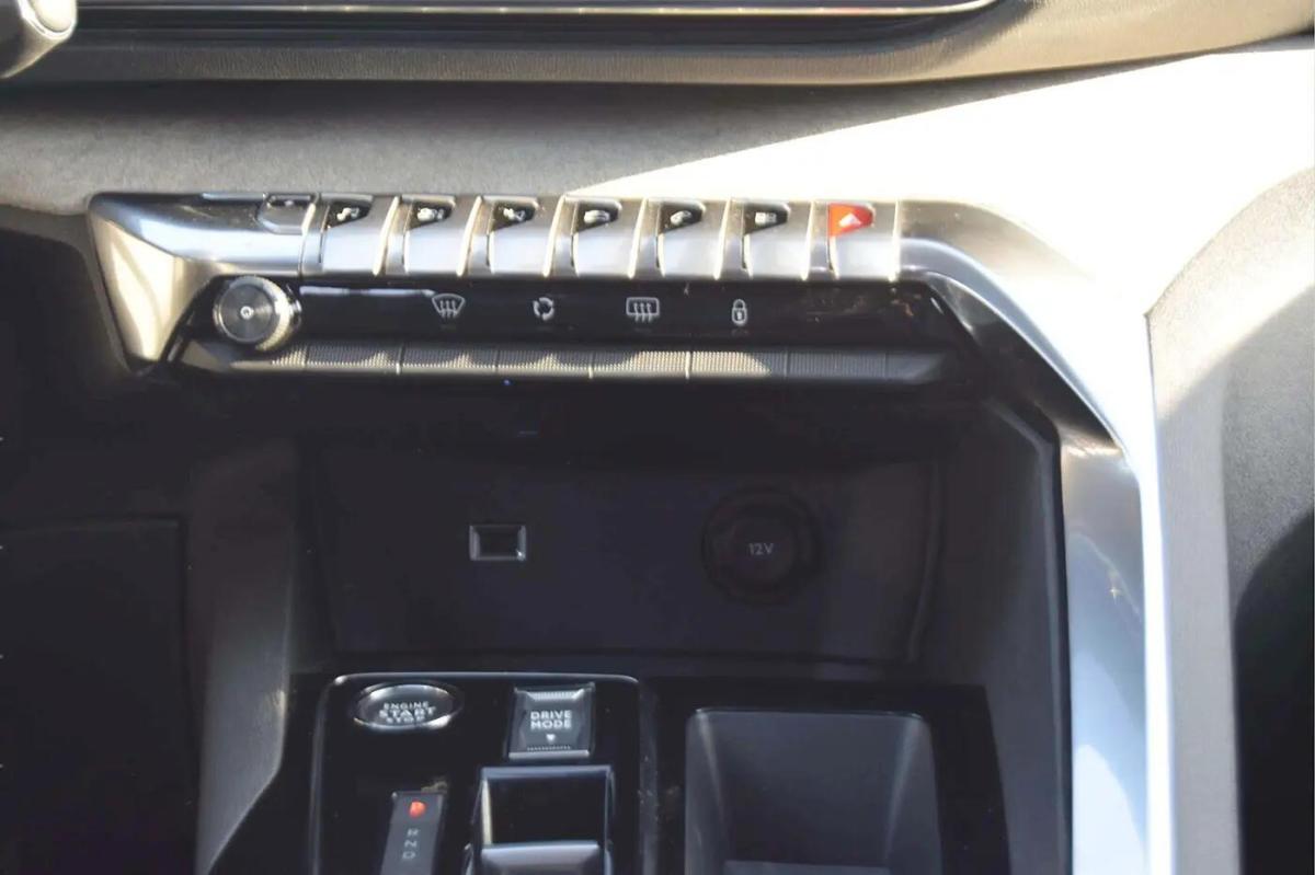 peugeot-3008-2023-hibrido-a-gasolina-1598cc