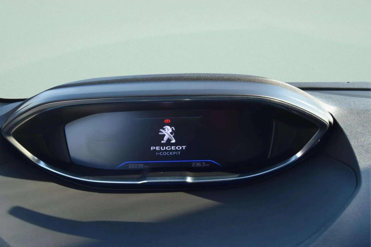 peugeot-3008-2023-hibrido-a-gasolina-1598cc