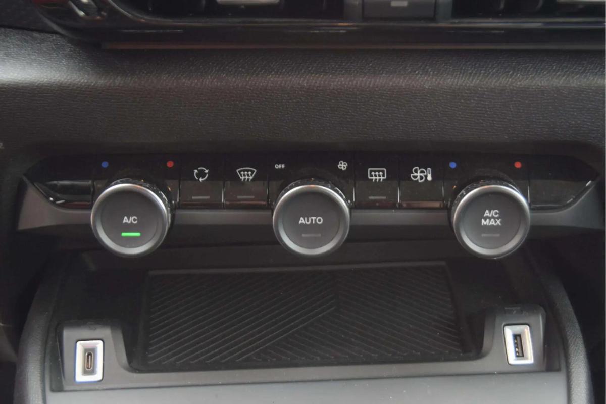 citroen-e-c4-2025-eletrico-0cc