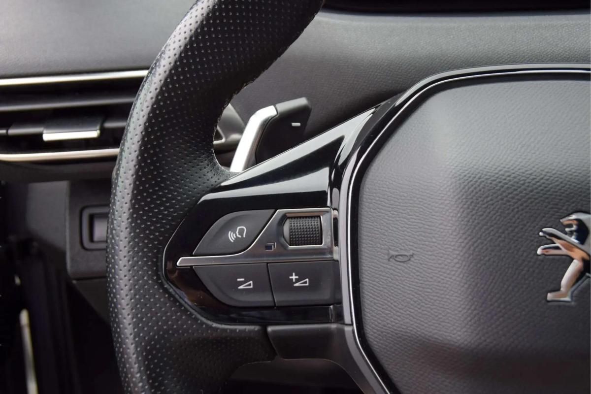 peugeot-3008-2023-hibrido-a-gasolina-1598cc