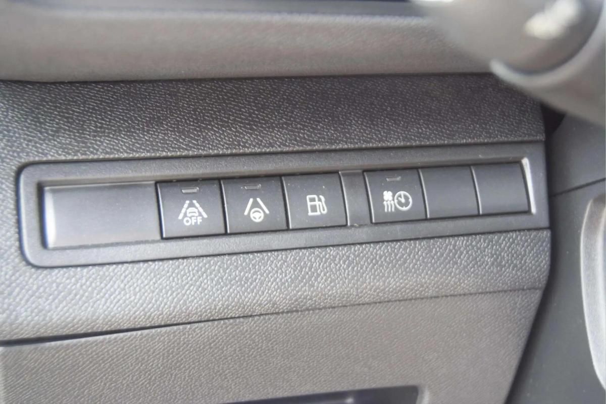 peugeot-3008-2023-hibrido-a-gasolina-1598cc