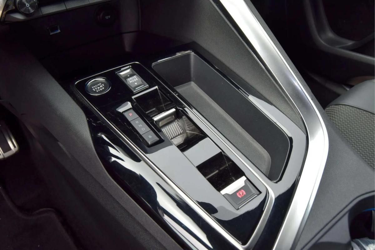 peugeot-3008-2023-hibrido-a-gasolina-1598cc