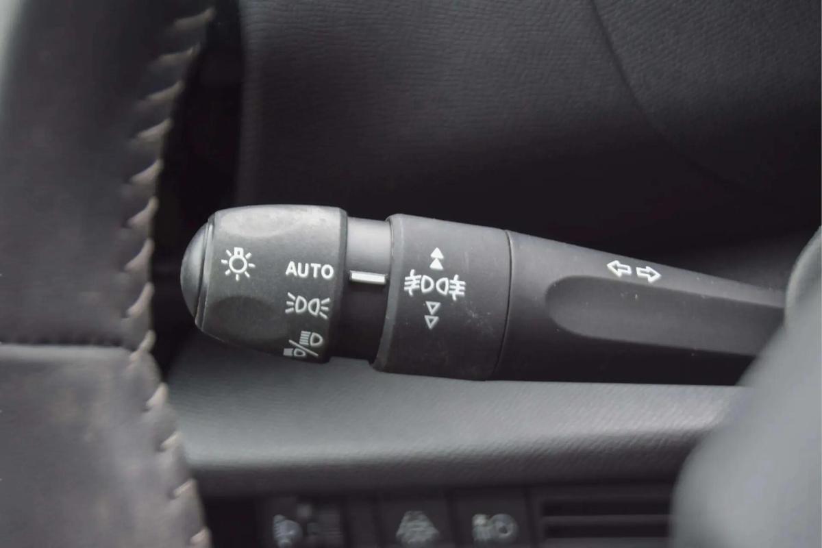 citroen-e-c4-2023-eletrico-0cc