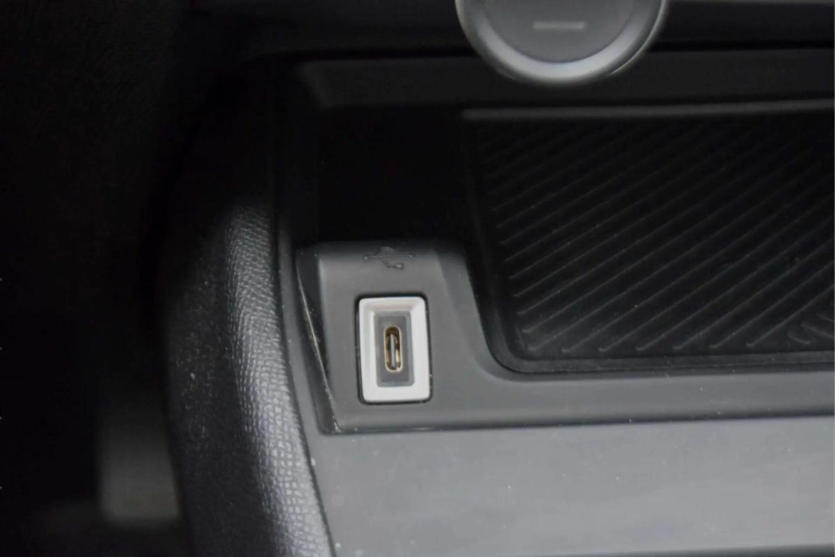citroen-e-c4-2023-eletrico-0cc