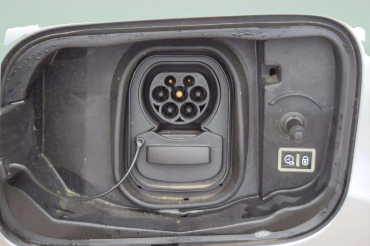 citroen-e-c4-2023-eletrico-0cc