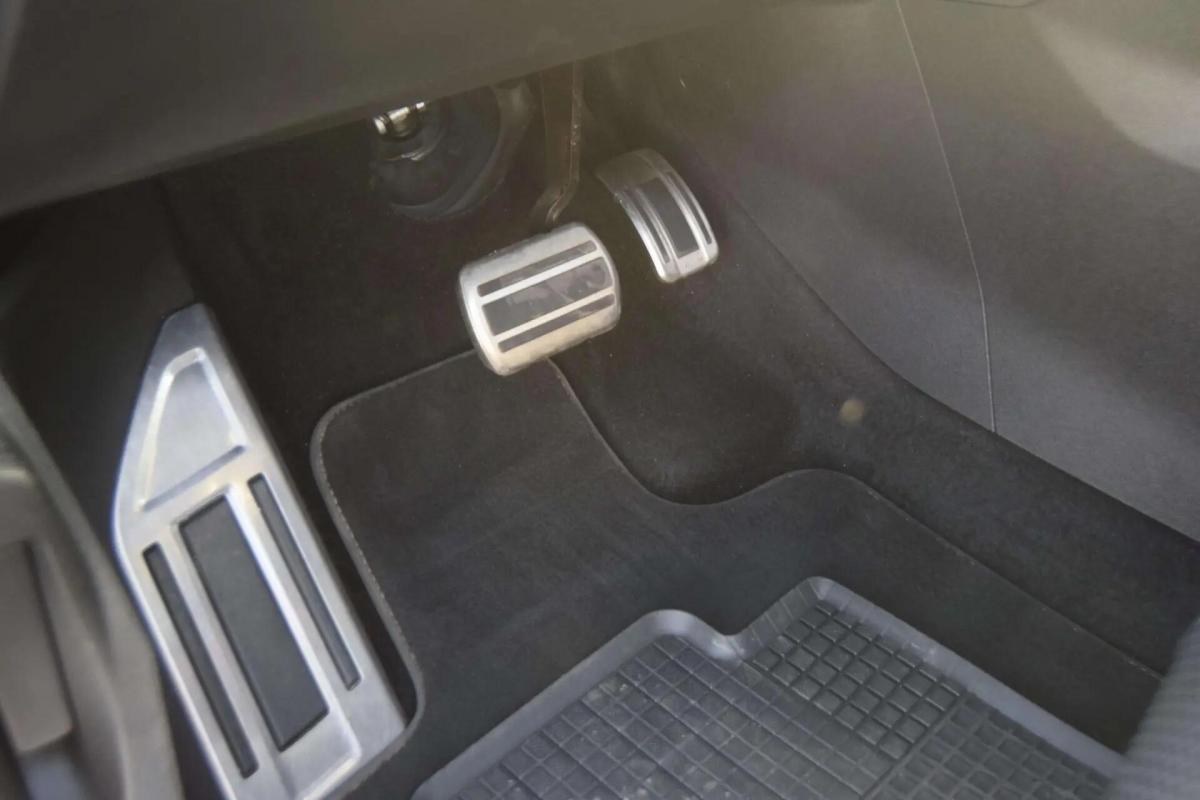peugeot-3008-2023-hibrido-a-gasolina-1598cc