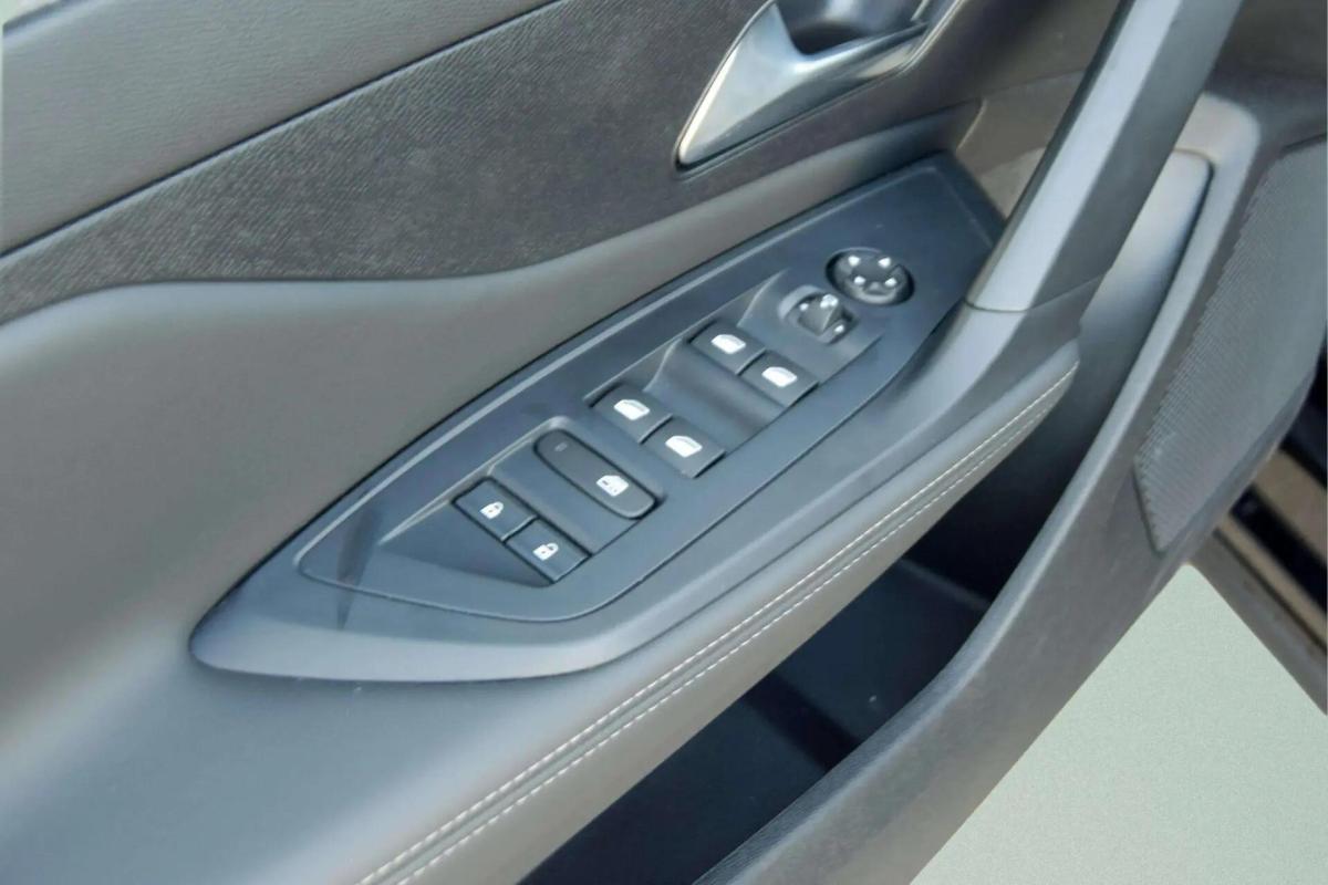 peugeot-408-2026-gasolina-1199cc