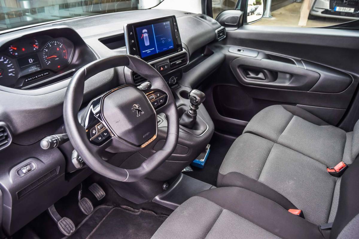 peugeot-partner-2023-diesel-1499cc
