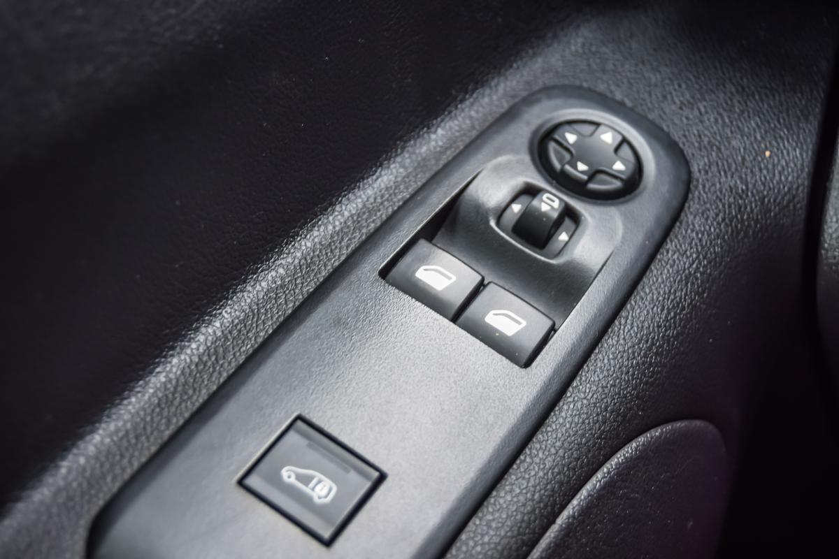 peugeot-partner-2023-diesel-1499cc