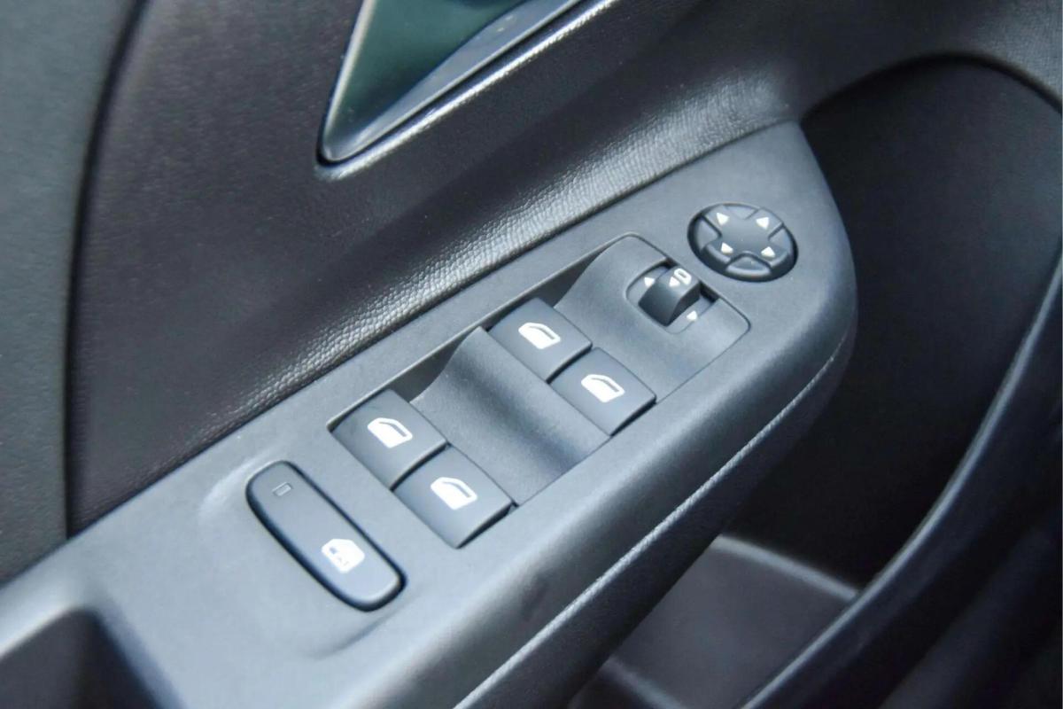 opel-corsa-e-2024-eletrico-0cc