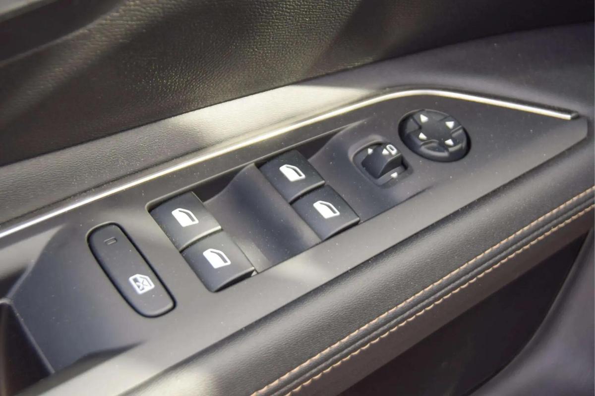 peugeot-3008-2019-diesel-1499cc