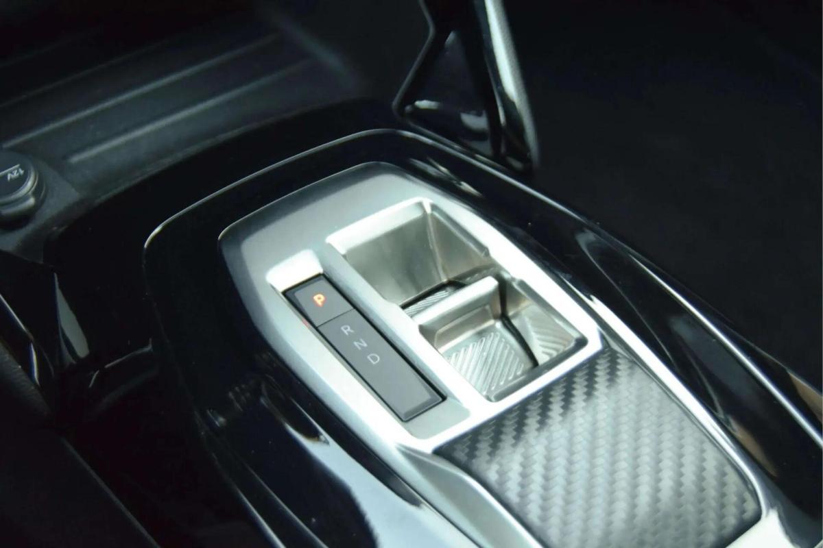 peugeot-2008-2025-gasolina-1199cc