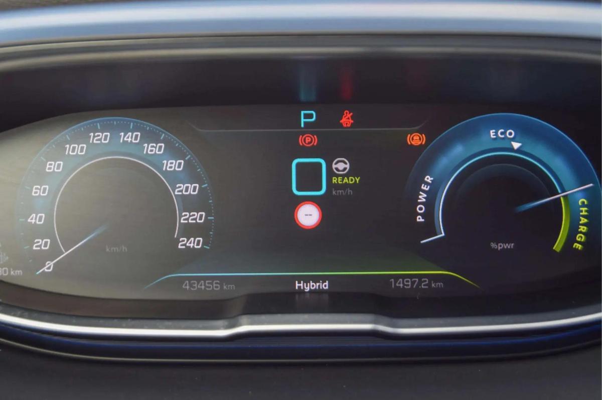 peugeot-3008-2023-hibrido-a-gasolina-1598cc