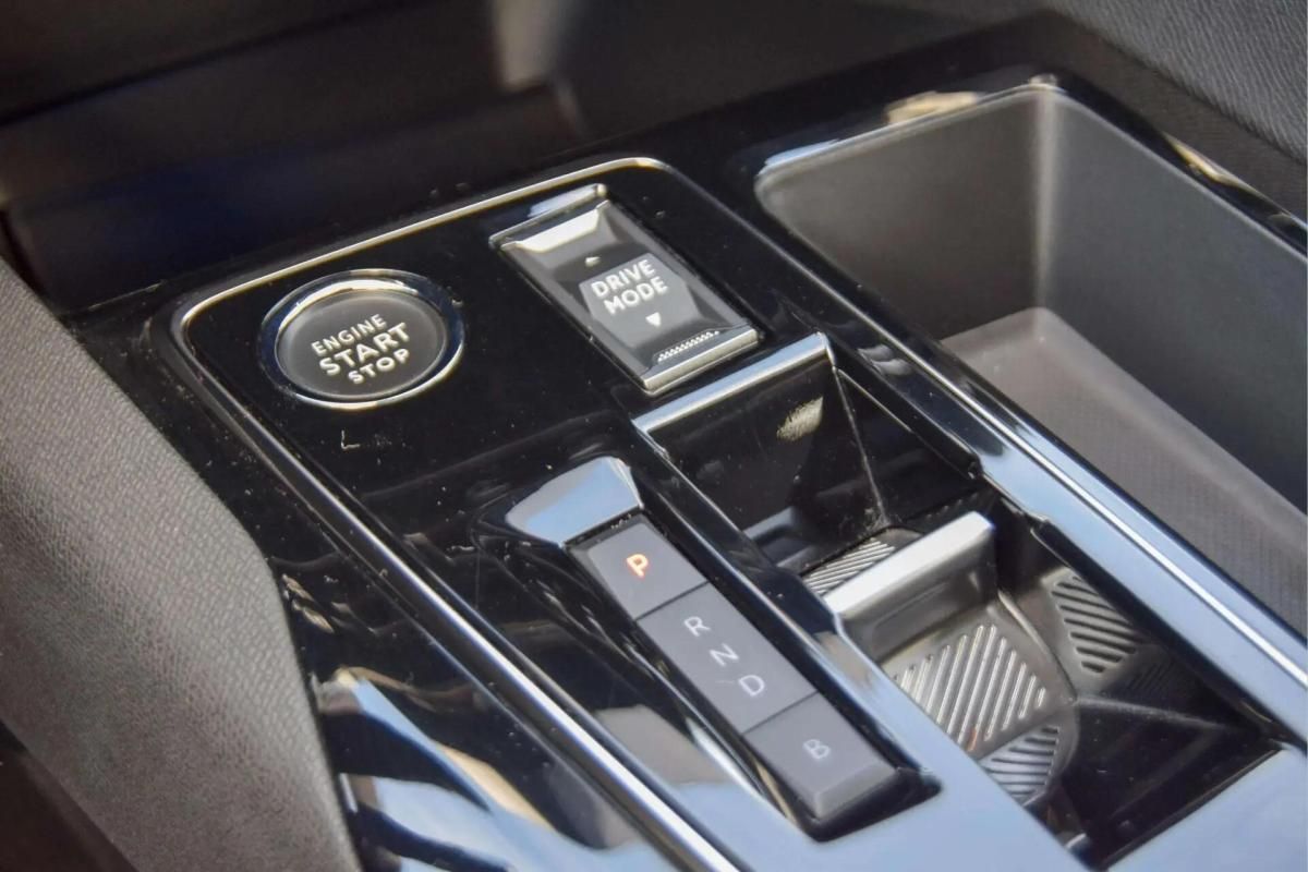 peugeot-3008-2023-hibrido-a-gasolina-1598cc