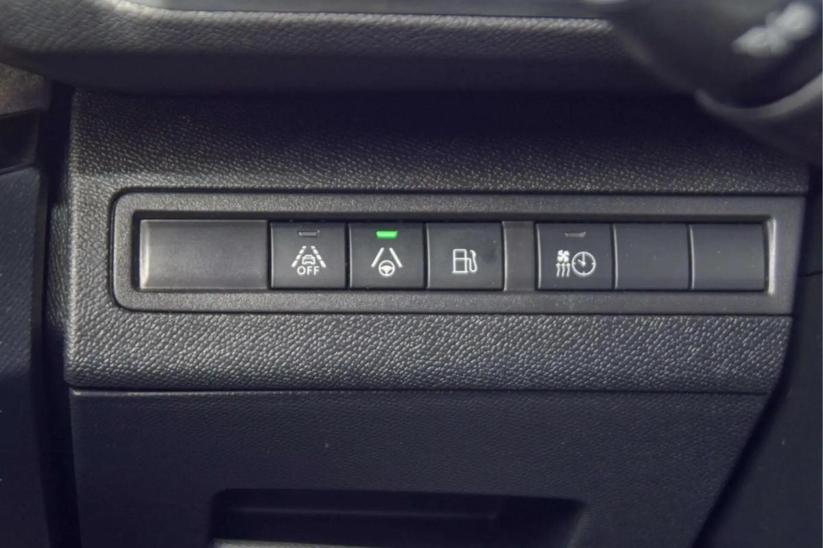 peugeot-3008-2023-hibrido-a-gasolina-1598cc