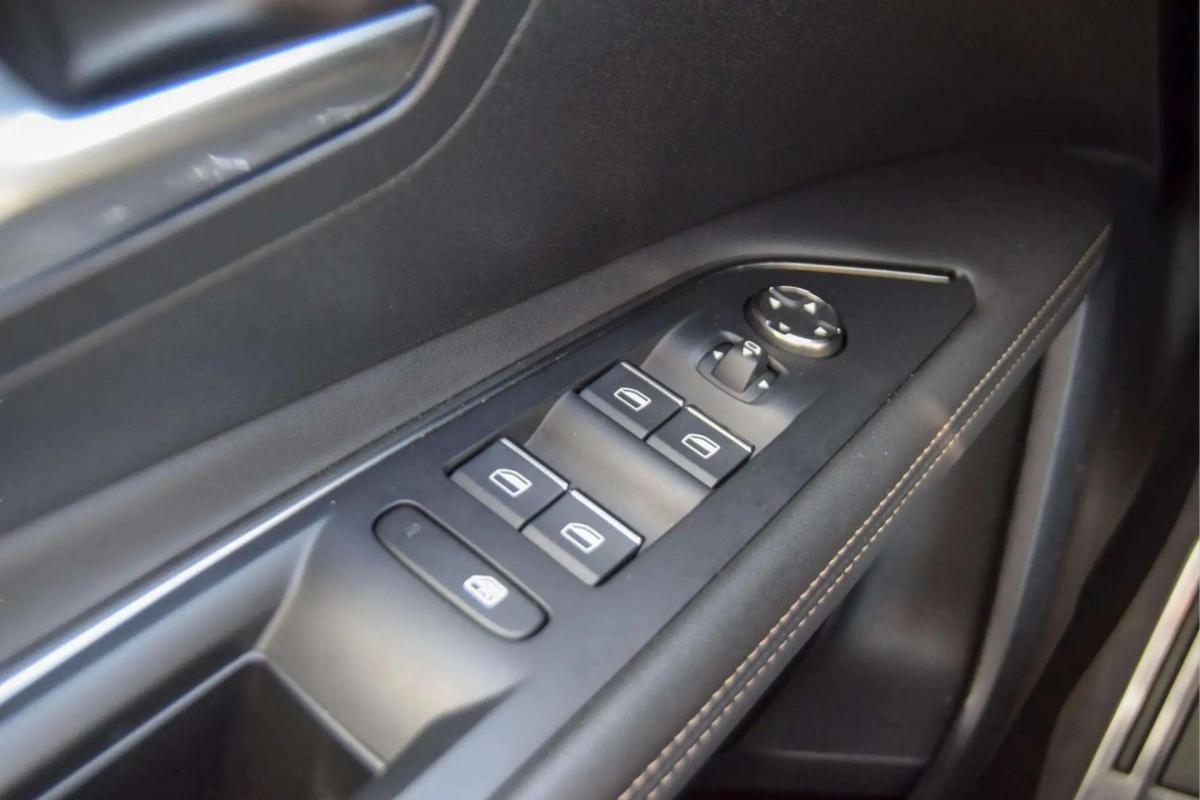 peugeot-3008-2023-hibrido-a-gasolina-1598cc