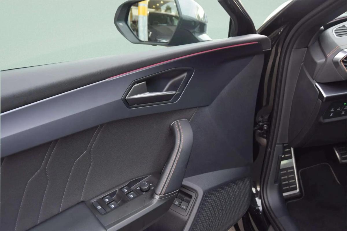 cupra-leon-sportstourer-2025-hibrido-a-gasolina-1498cc