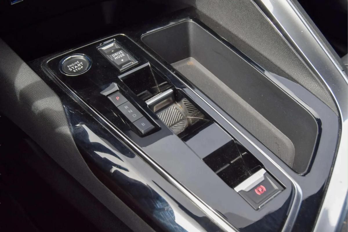 peugeot-3008-2023-hibrido-a-gasolina-1598cc