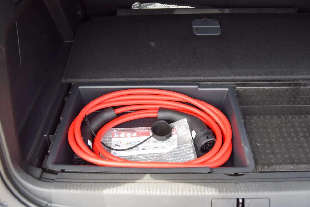 peugeot-3008-2023-hibrido-a-gasolina-1598cc
