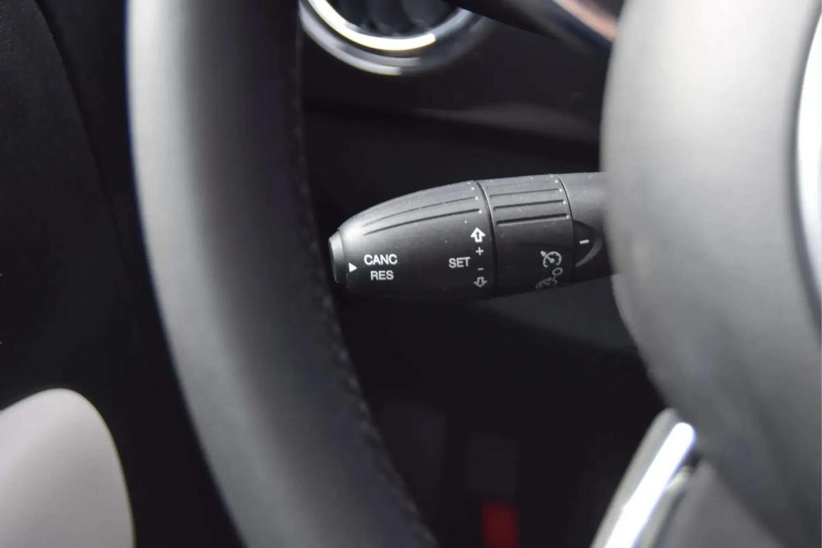 fiat-500c-2023-hibrido-a-gasolina-999cc